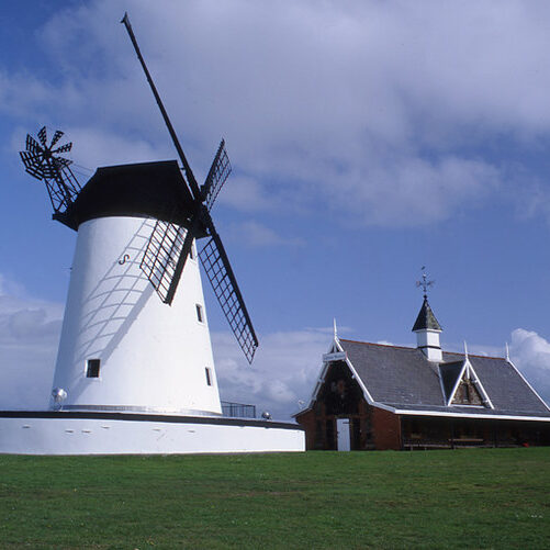 Lytham_windmill_-_geograph.org.uk_-_1081897